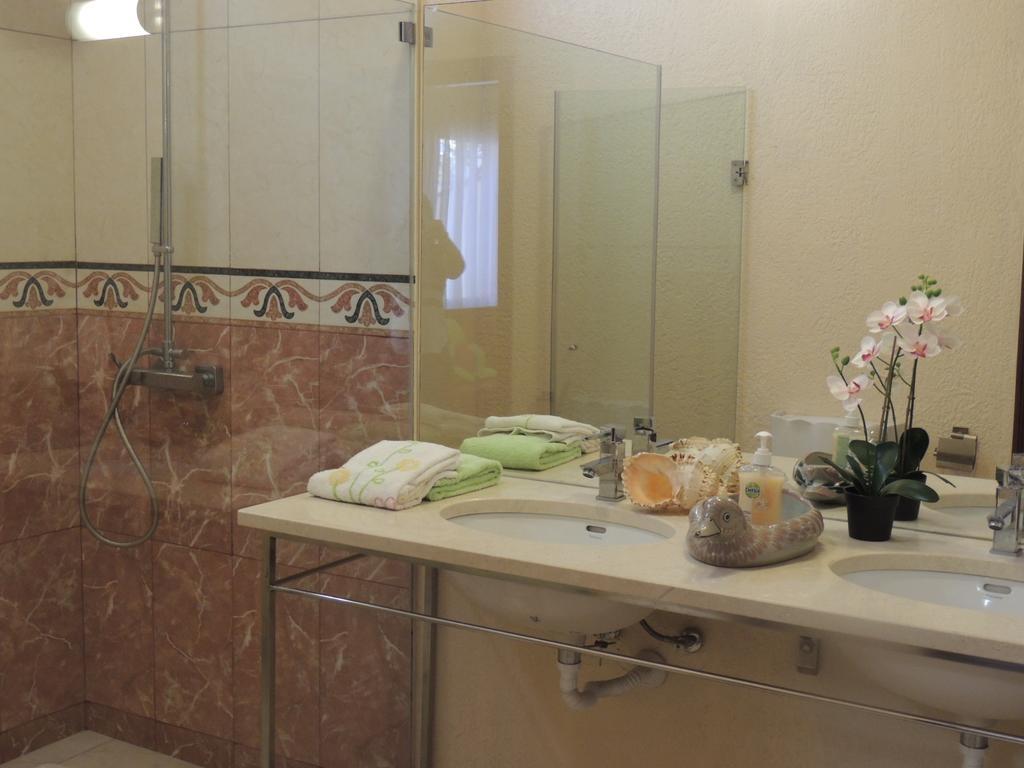 Studio Flat With Pool Funchal  Room photo